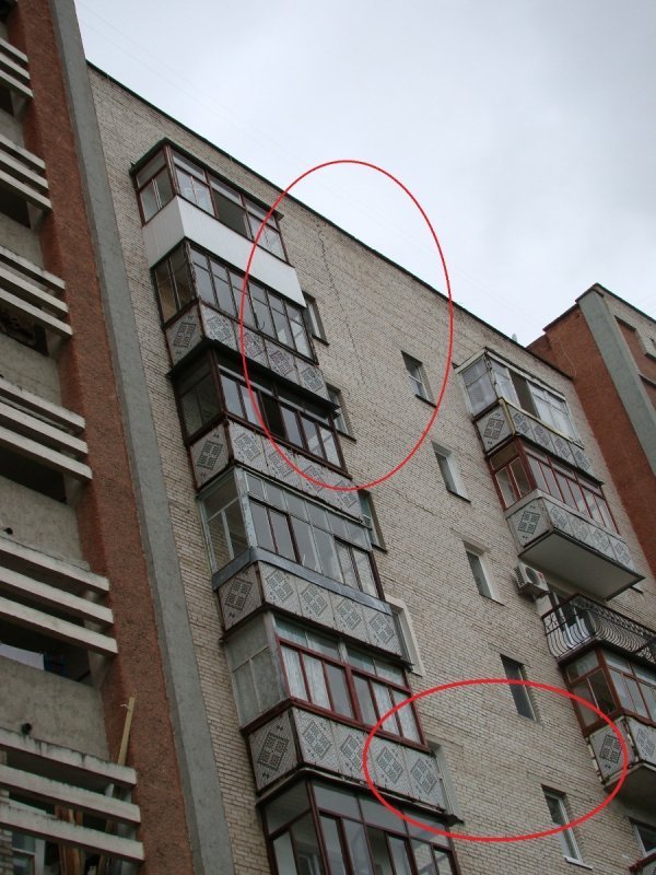 У Луцьку розлазиться по швах багатоповерхівка. ФОТО